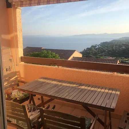 With Swimming Pool 500m From The * Saint-Raphael (Var)