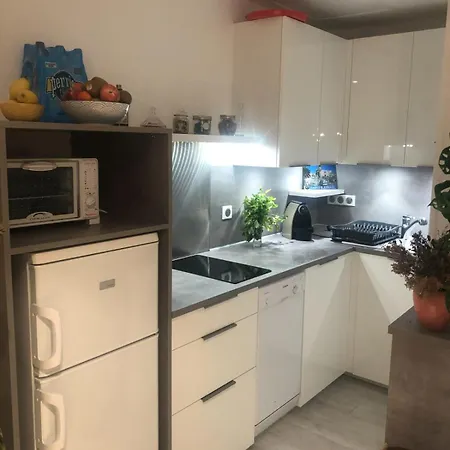 Apartment With Swimming Pool 500m From The