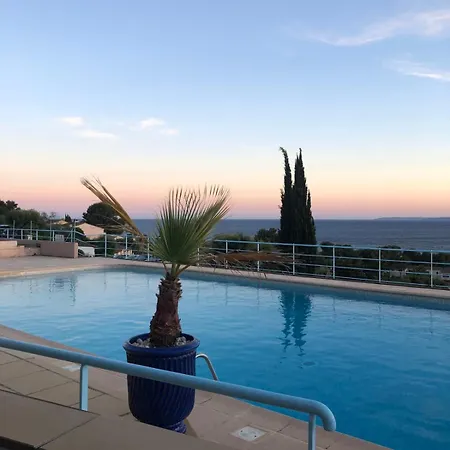 With Swimming Pool 500m From The Saint-Raphael (Var)