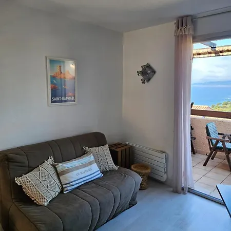 Apartment With Swimming Pool 500m From The