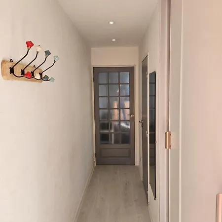 Apartment With Swimming Pool 500m From The