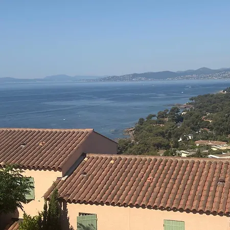 Apartment With Swimming Pool 500m From The *